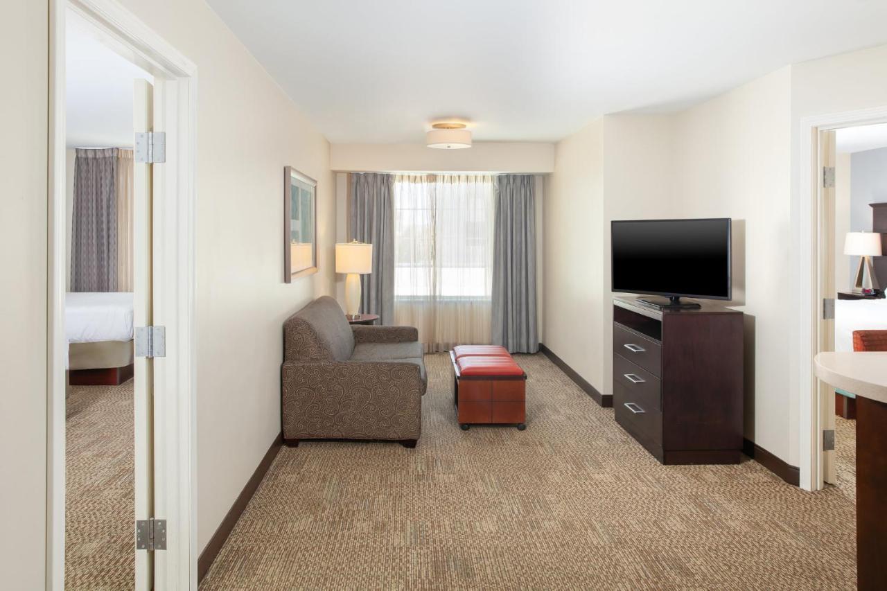 Staybridge Suites Denver - Central Park By Ihg Exteriör bild