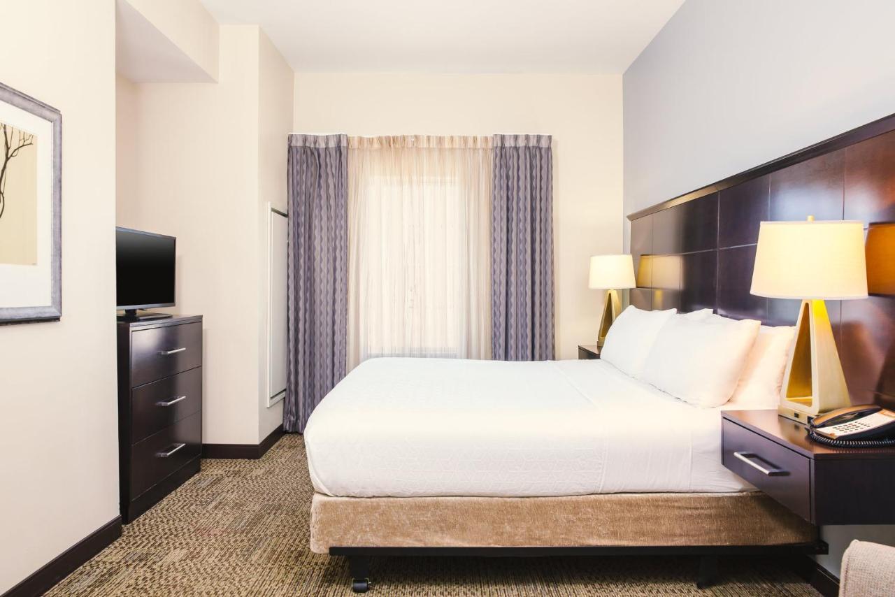 Staybridge Suites Denver - Central Park By Ihg Exteriör bild