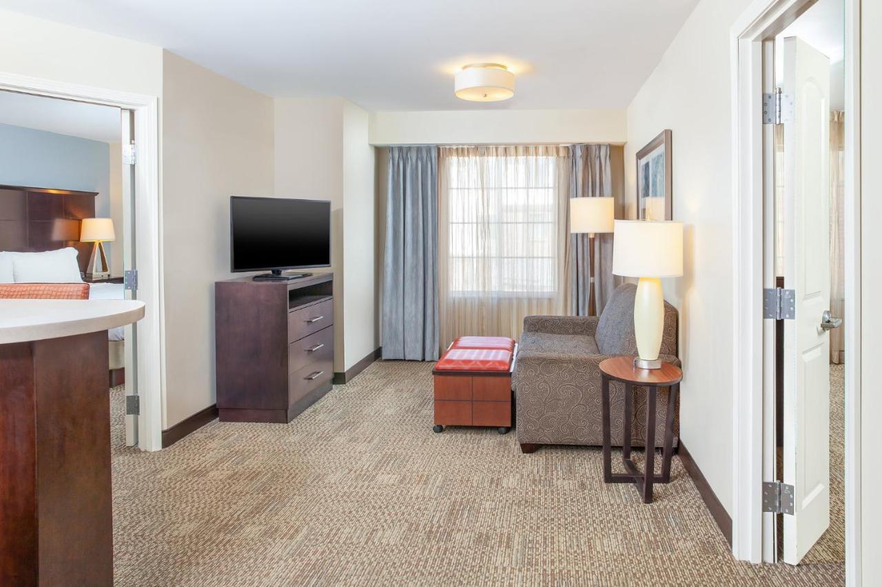 Staybridge Suites Denver - Central Park By Ihg Exteriör bild
