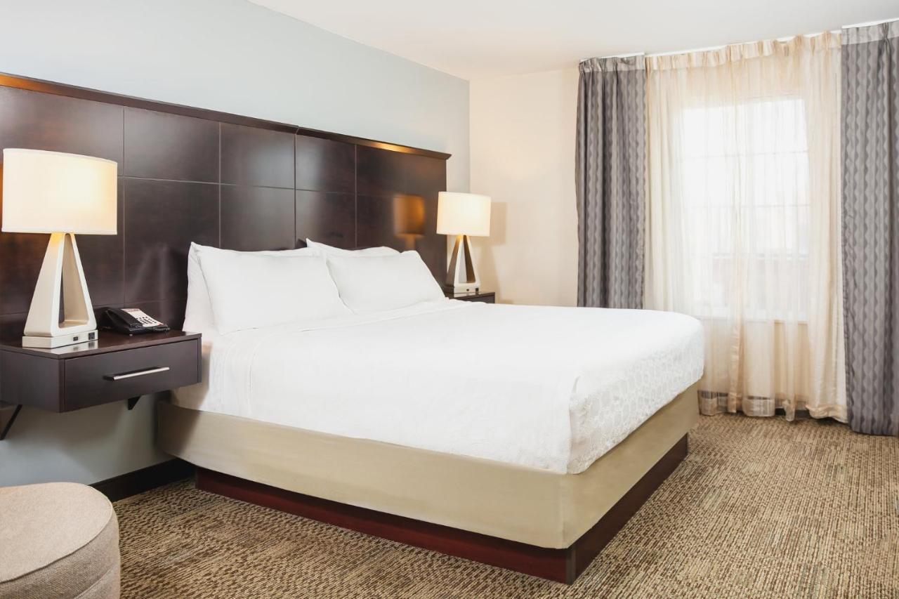 Staybridge Suites Denver - Central Park By Ihg Exteriör bild
