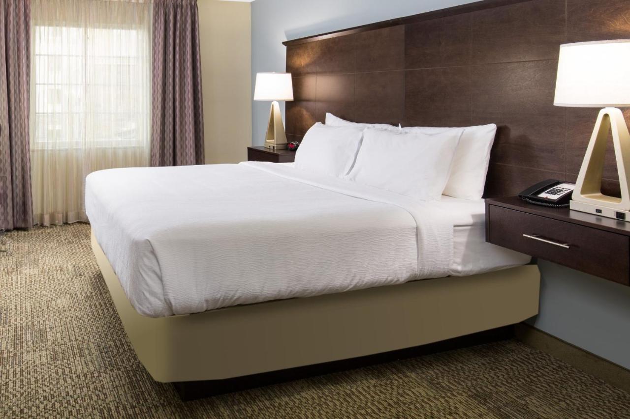 Staybridge Suites Denver - Central Park By Ihg Exteriör bild