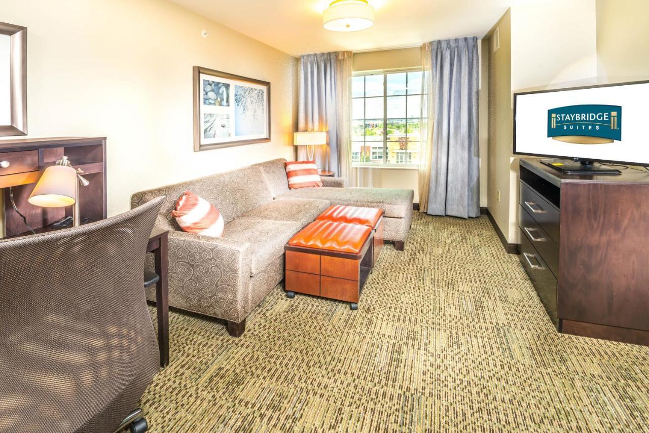 Staybridge Suites Denver - Central Park By Ihg Exteriör bild